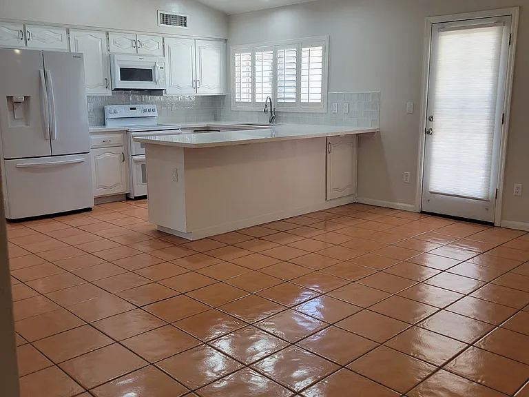 1642 E Carmen St — Photo 25