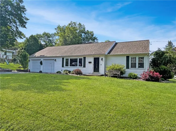 2 Knoll Rd, Utica, NY 13501