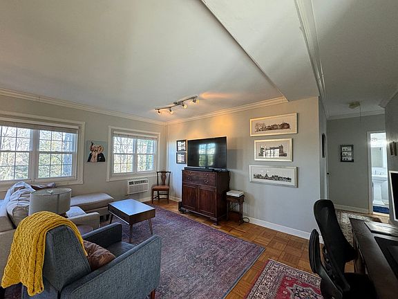 4th image of 3462 Martha Custis Dr