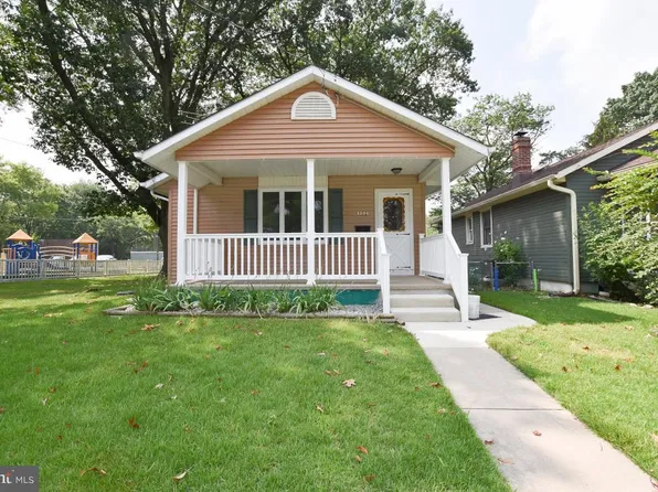402 W Cedar Ave, Oaklyn, NJ 08107