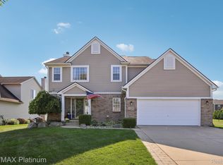 1259 Stonebrooke Dr, Howell, MI 48843