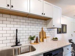 The Oaks | 2 Bedroom Unit, Des Moines, IA 50315