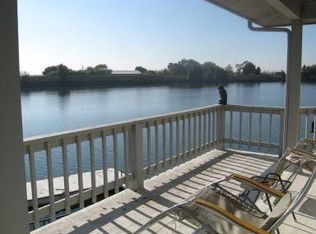 17460 Grand Island Rd, Walnut Grove, CA 95690