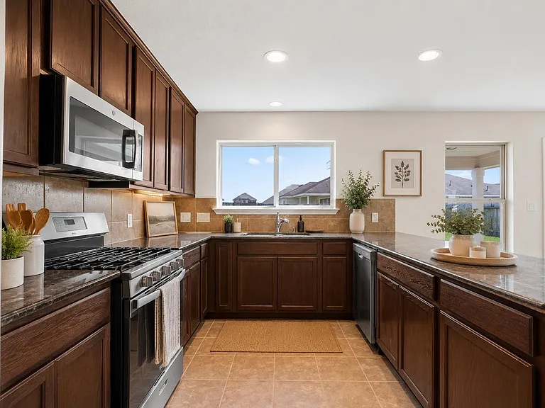 9006 Sasson Blvd — Photo 7