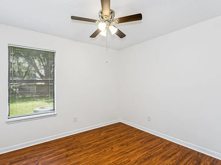 421 Tampico Way — Photo 13