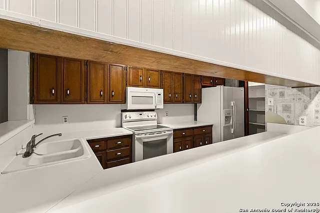162 Amistad Blvd — Photo 15