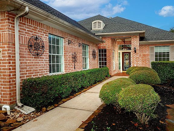 4th image of 38 Eagle Mead Pl