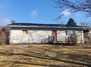 172 Brickyard Bend Rd, New cumberland, WV 26047