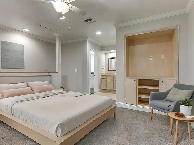 The Current Apartments — Photo 3