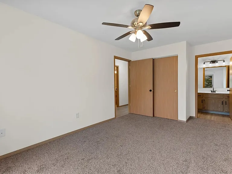 Tamarack Gardens-Fox Hills Apartments LLC — Photo 6