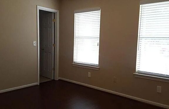 4th image of 404 Gibson Forest Dr