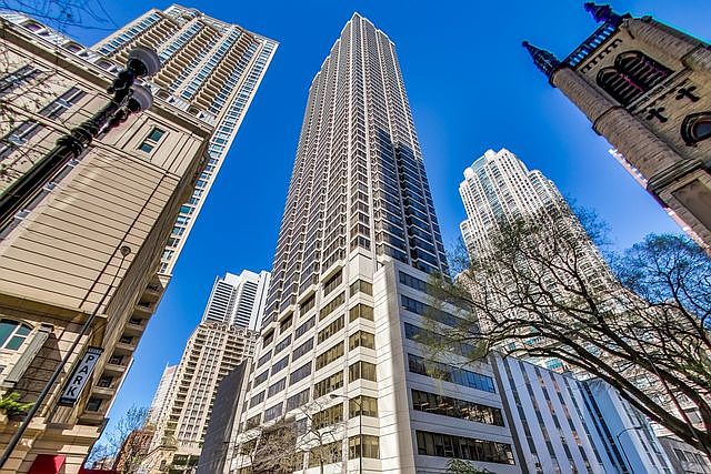 1st image of 30 E Huron St APT 3802