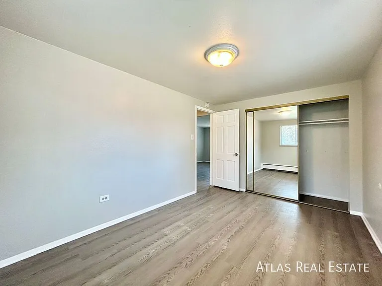 2337 S Locust St #C — Photo 7