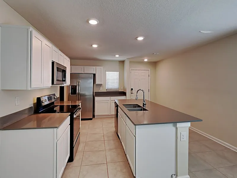 3 bed, 2.0 bath, 1260 sqft, $1,950 — Photo 4