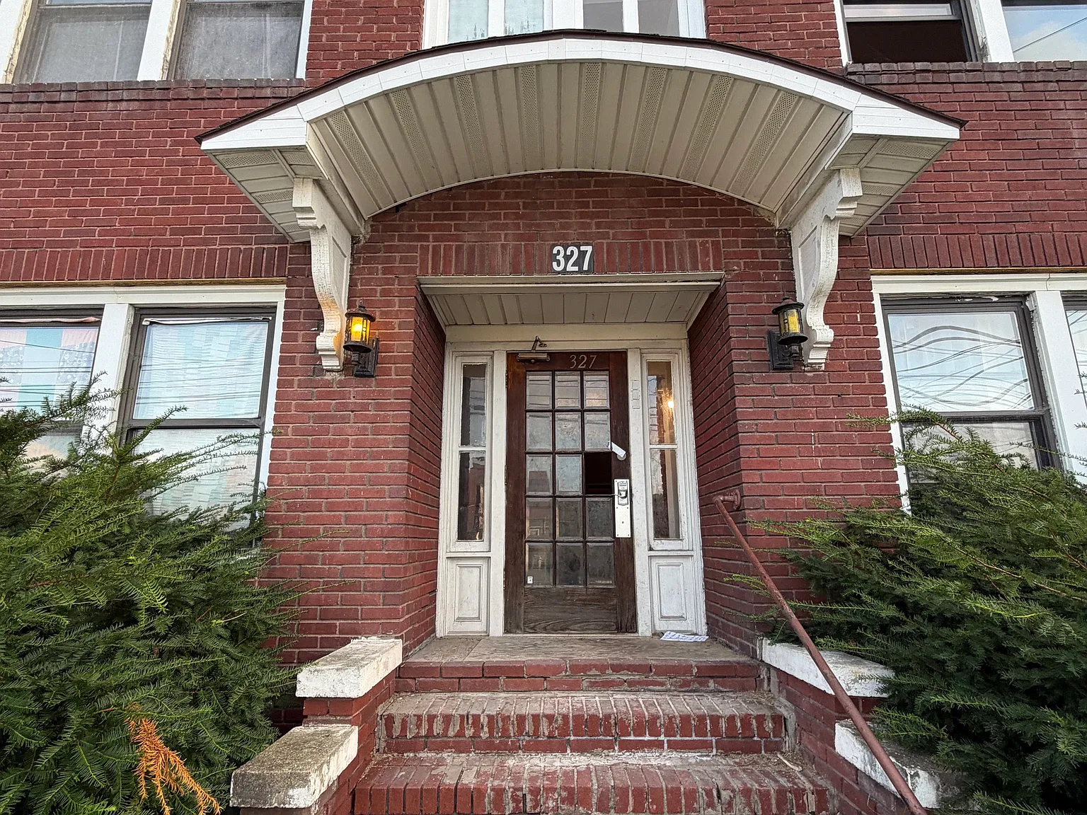 327 Main Street - 5 — Photo 1