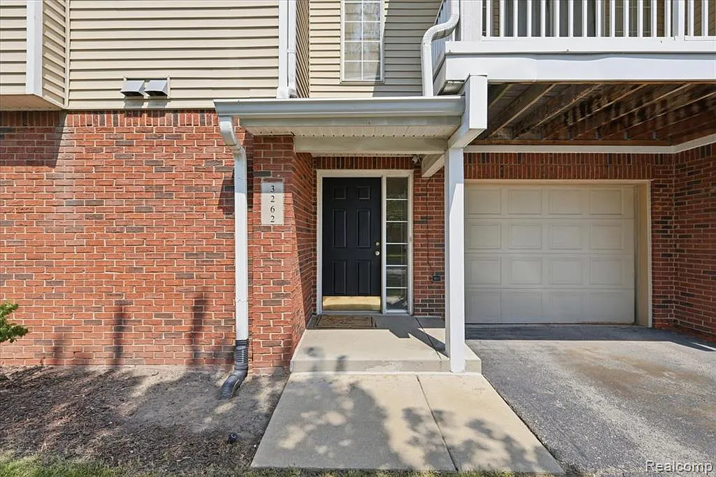 2 bed, 2.0 bath, 1248 sqft, $1,500 — Photo 2