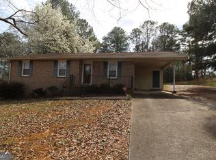16 Woodberry Dr SE, Silver Creek, GA 30173