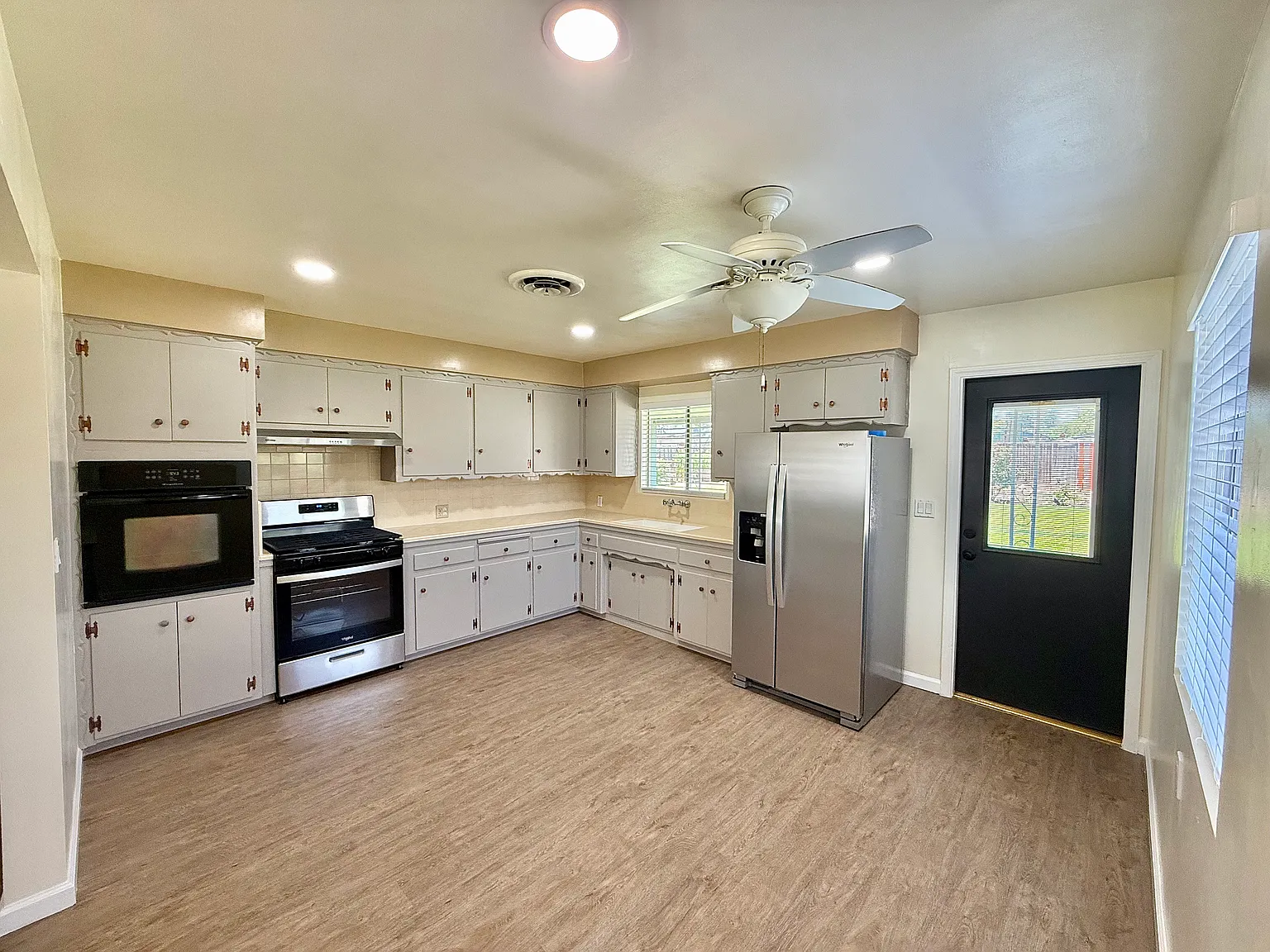 412 Washington Ave — Photo 2