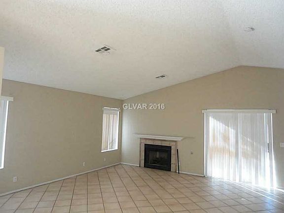 4th image of 137 Daisetta St