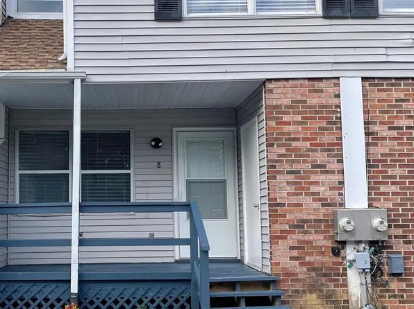 8 Ashley Dr, New Castle, DE 19720