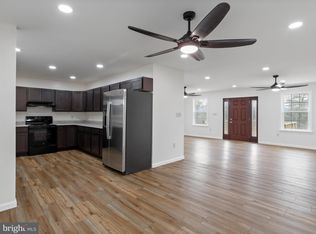 285 Runaway Ct, Berkeley Springs, WV 25411