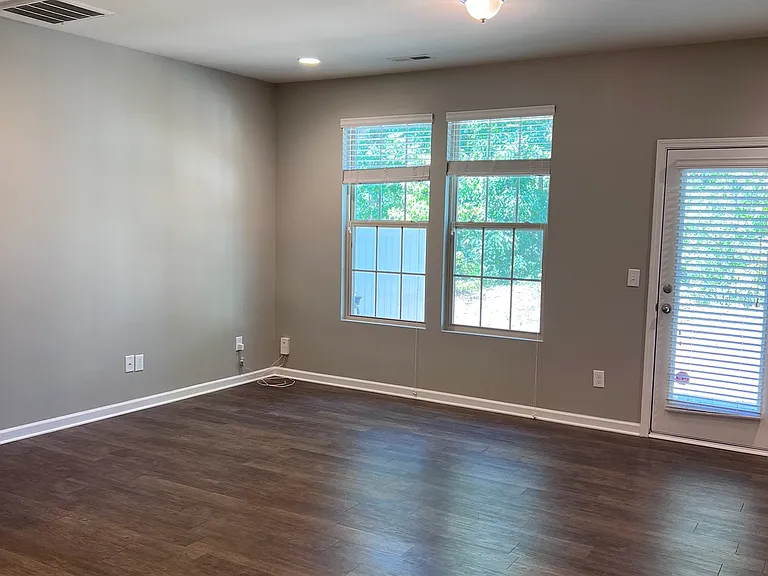 312 Irving Way — Photo 10