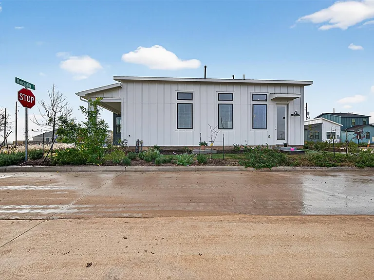 1213 Mercantile St — Photo 33