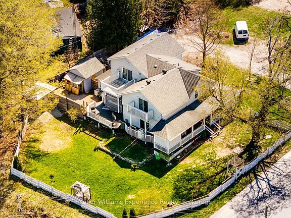 2nd image of 107 Pine St
