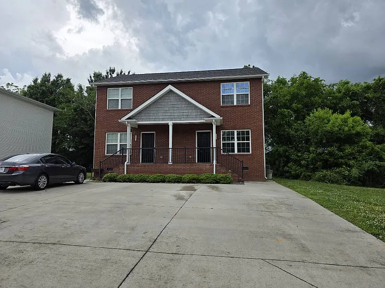3143 Willow Springs Dr NE — Photo 1