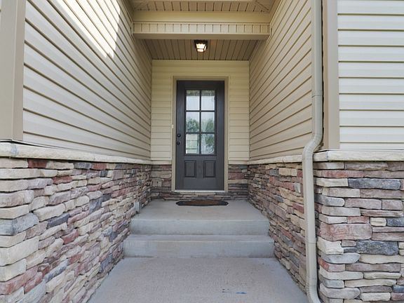 4th image of 102 Gladys Ct