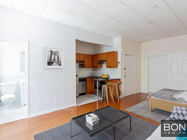 794 Lexington Ave #3R — Photo 3