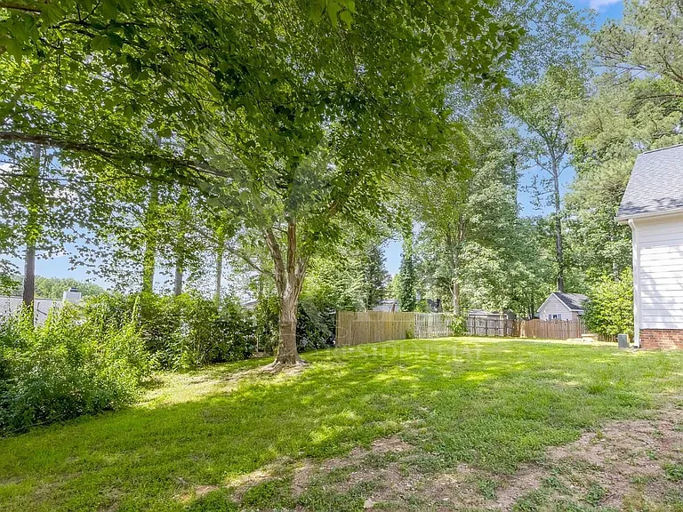 623 Elmwood Ct — Photo 31