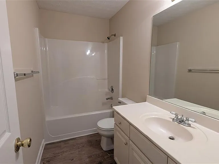 710 Suwanee Lakes Cir — Photo 24