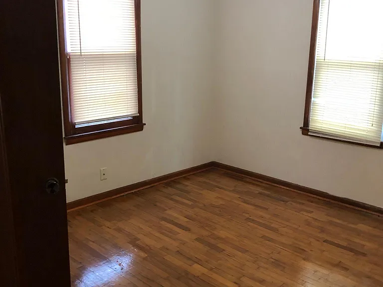 1615 Terry St — Photo 1