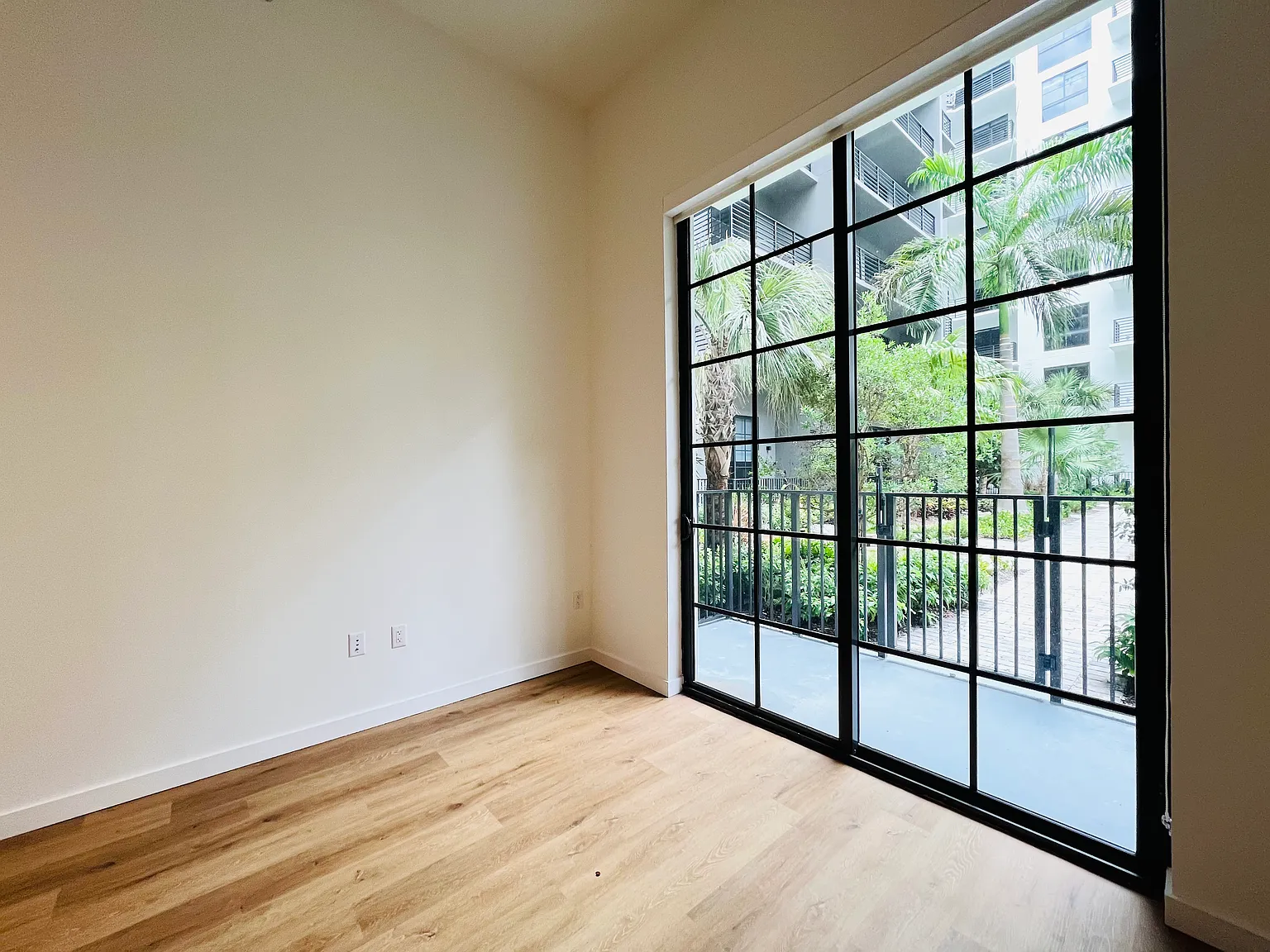 1 bed, 850 sqft, $2,950 — Photo 2
