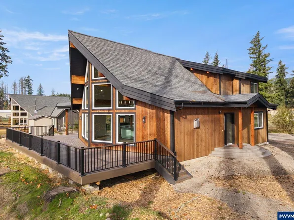 138 Santiam St, Gates, OR 97346