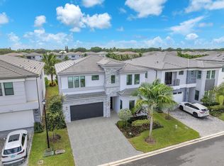 8270 Oceanus Dr, Boca Raton, FL 33496