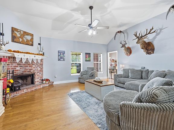 3rd image of 131 Wimbleton St