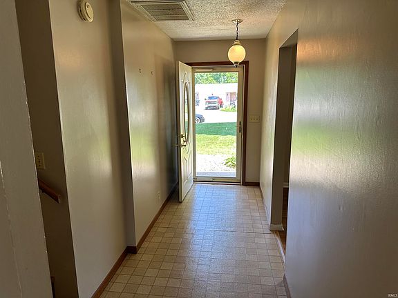 2nd image of 4705 W Shirley Ln