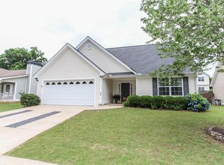 40 Crescent St, Newnan, GA 30265