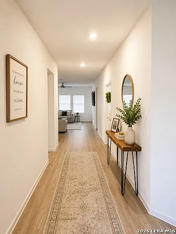 3 bed, 2.0 bath, 1911 sqft, $2,700 — Photo 3