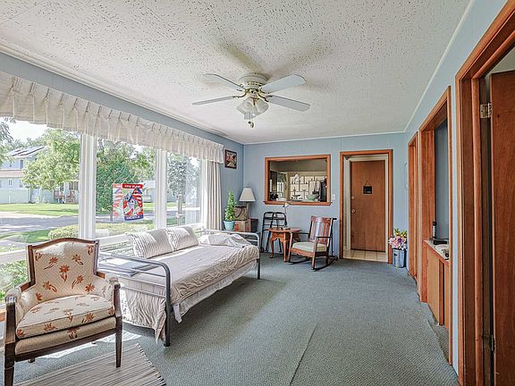 4th image of 325 S Lodge Ln