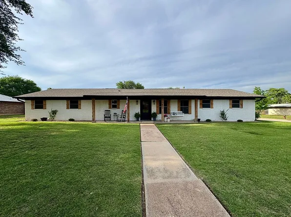 1400 Sycamore St, Breckenridge, TX 76424