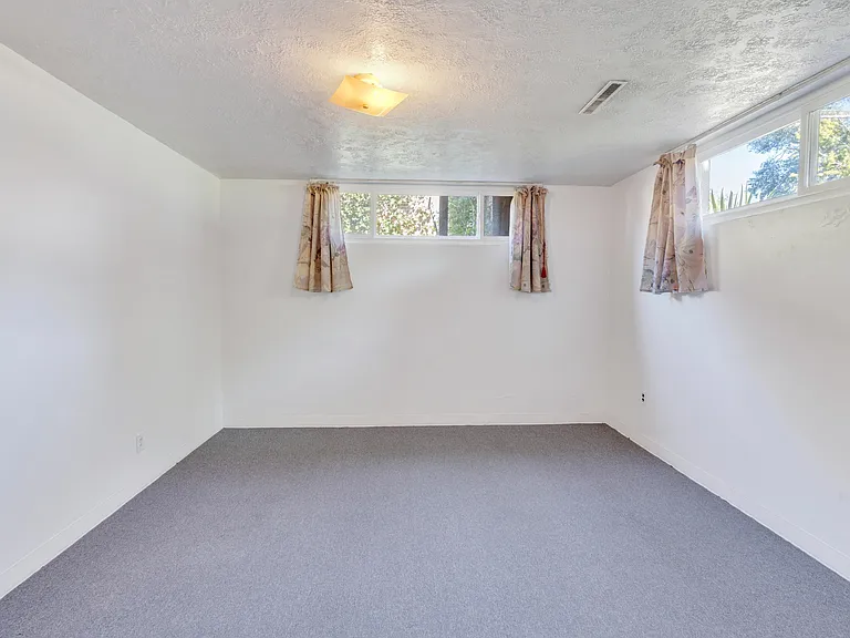 1149 N 800th St W #1-B — Photo 6