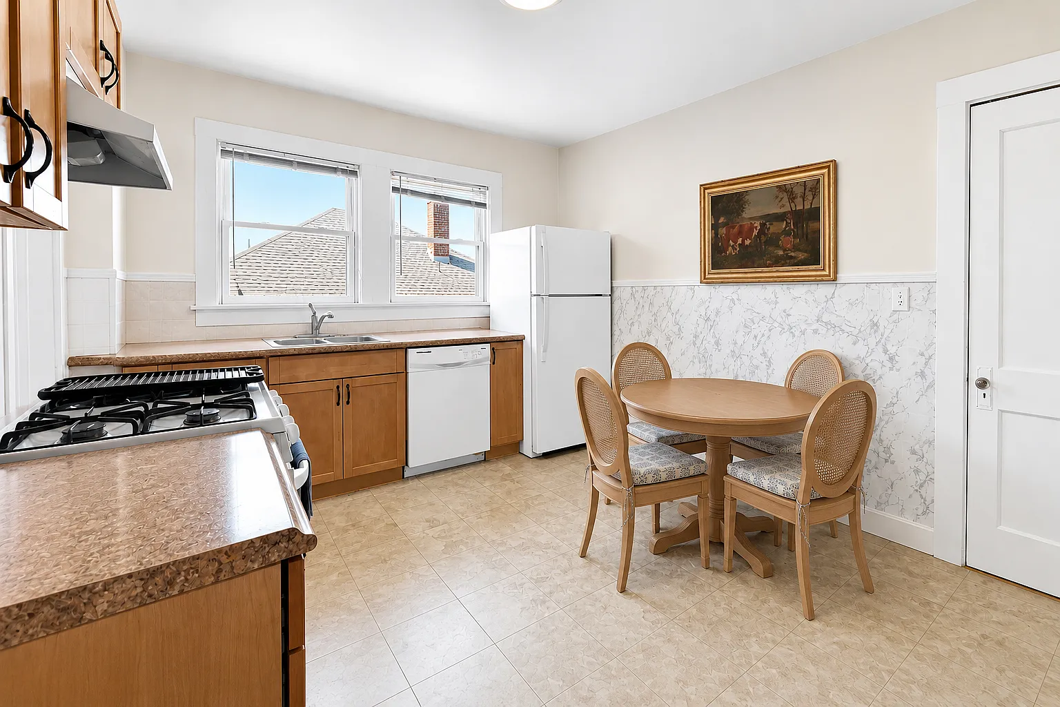 3 bed, 1600 sqft, $3,500 — Photo 4