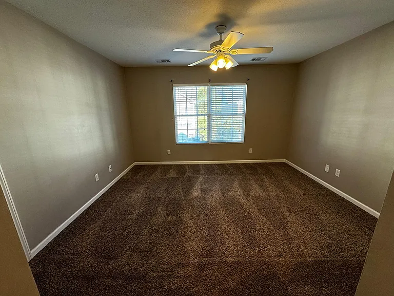 75 Walker Ct — Photo 10