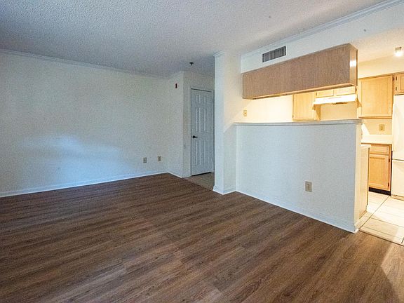 2nd image of 1524 Lincoln Way APT 120