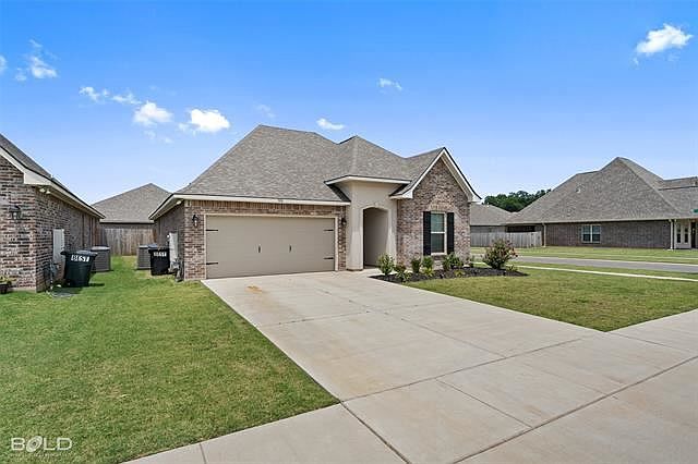 1st image of 906 Hackberry Dr