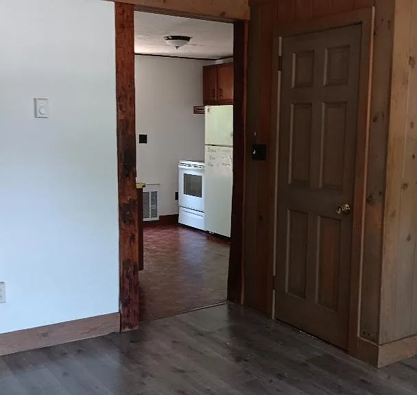 63 Woodstock Ave — Photo 3