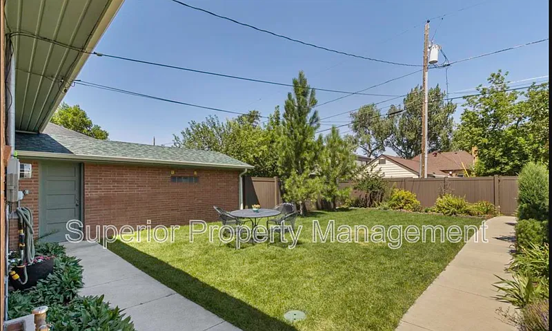 3 bed, 2.0 bath, 2314 sqft, $2,295 — Photo 3